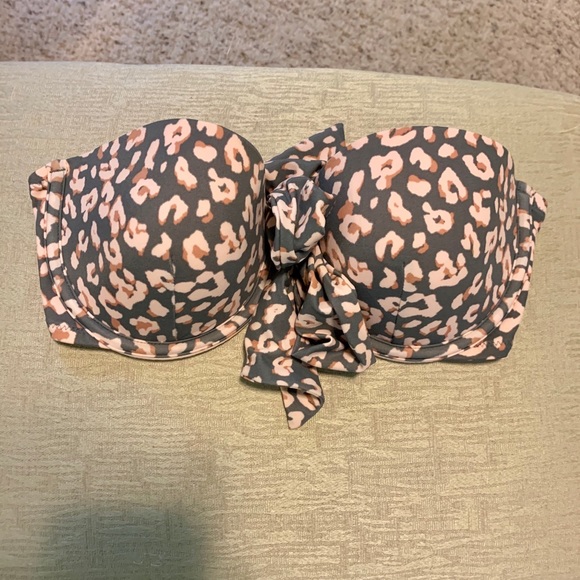 Shade & Shore Other - 💕 strapless bathing suit top.